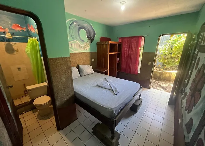 Hostal Mariposas Sámara