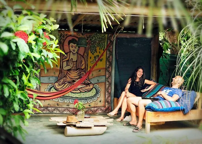 Mariposas Hostal *